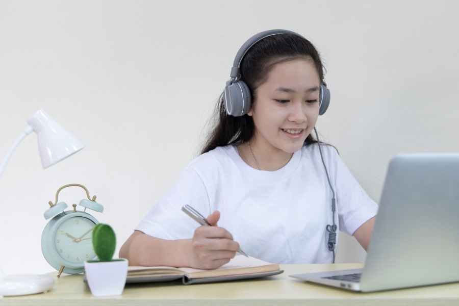 طرق سهلة لتعلم الانجليزية للأطفال من خلال تطبيق Speako